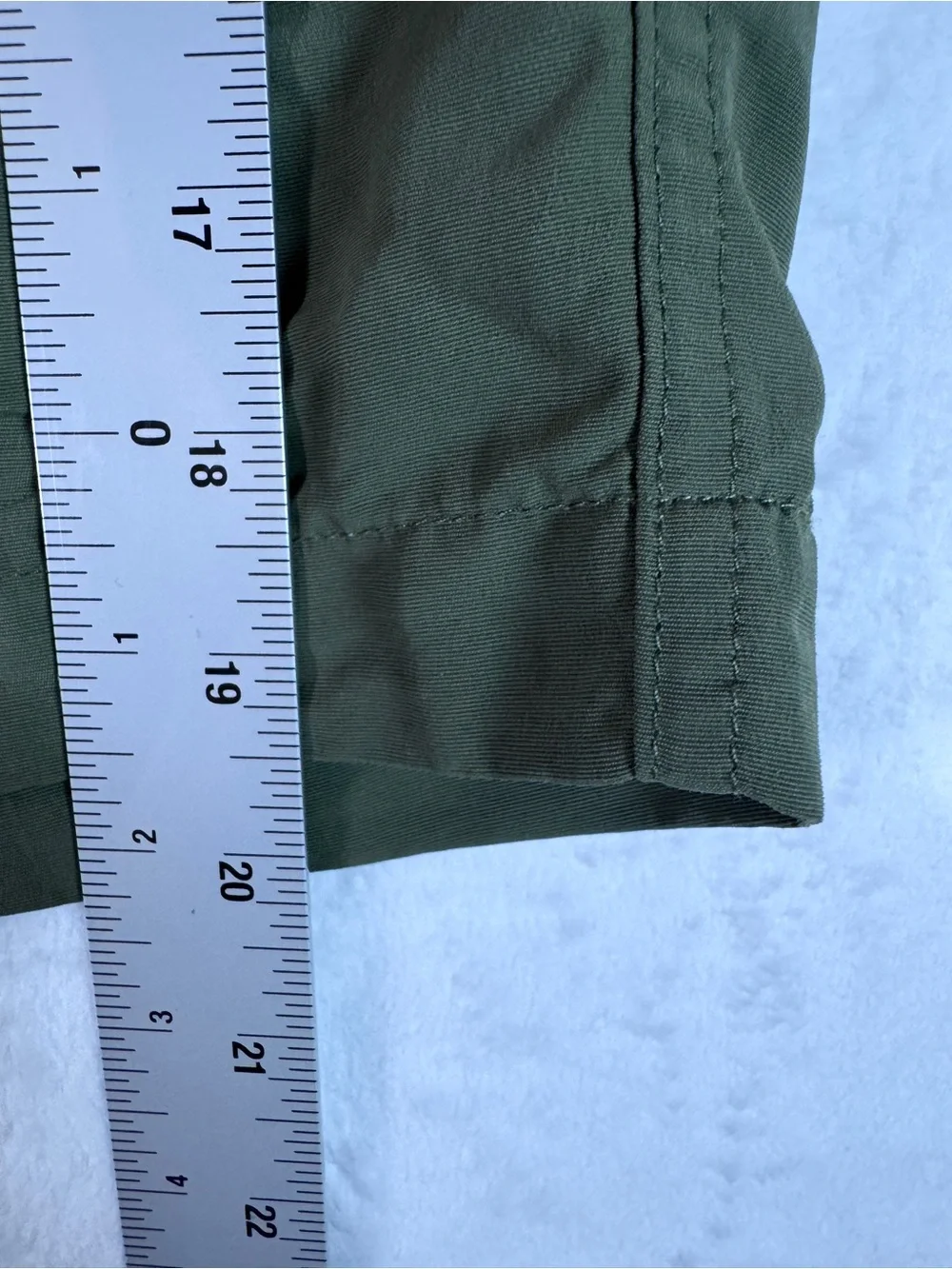 Orvis Men’s XL Olive Green Nylon Fishing Shorts Outdoor Hiking Zip Pocket